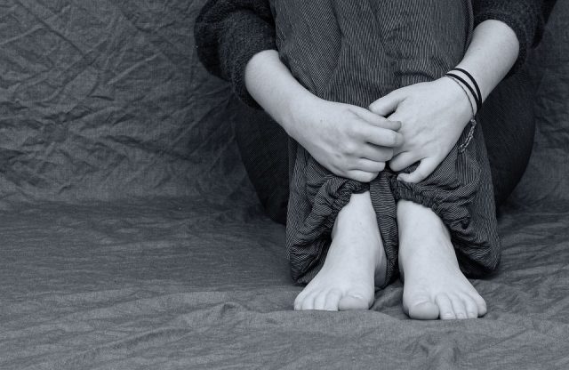 Gadis ini Ditinggal Kekasihnya Tanpa Alasan, Sampai Akhirnya Ia Sadar Telah Melakukan Kesalahan Besar ... Gadis ini Ditinggal Kekasihnya Tanpa Alasan, Sampai Akhirnya Ia Sadar Telah Melakukan Kesalahan Besar ...